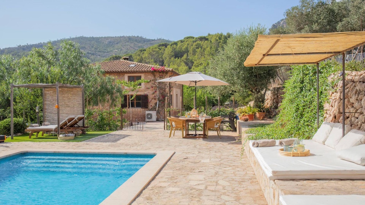 Esporles Villa | Villa 'Ca Na Rubí' with Mountain View, Wi-Fi and Air Conditioning