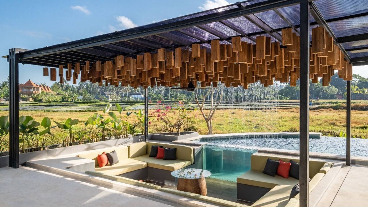 Peliatan Villa | Villa Cakra 4 Bdr New Spacious Villa with Infinity Pool and Paddy Field View