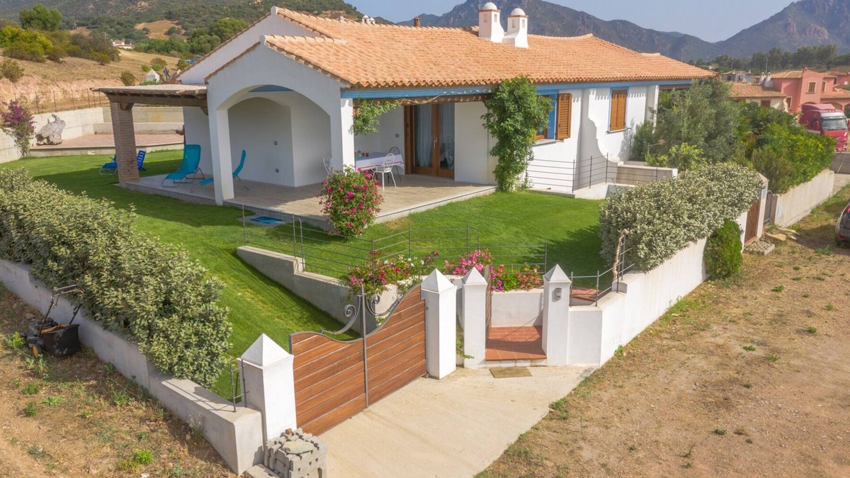 Tertenia Villa | Villa Calypso, sea view, a few minutes' walk from Foxi Murdegu beach