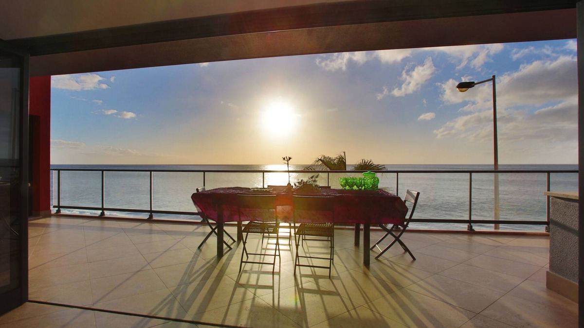 Calheta Villa | Villa Camacho V - Luxurious Villa Located Directly On The Beach