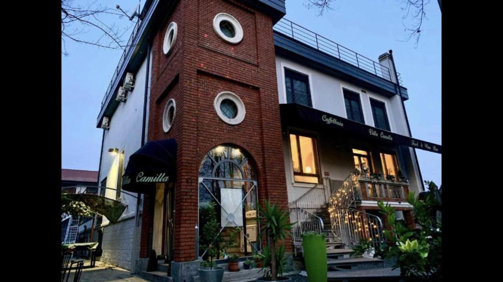 Milan House | Villa Camilla Cav 2