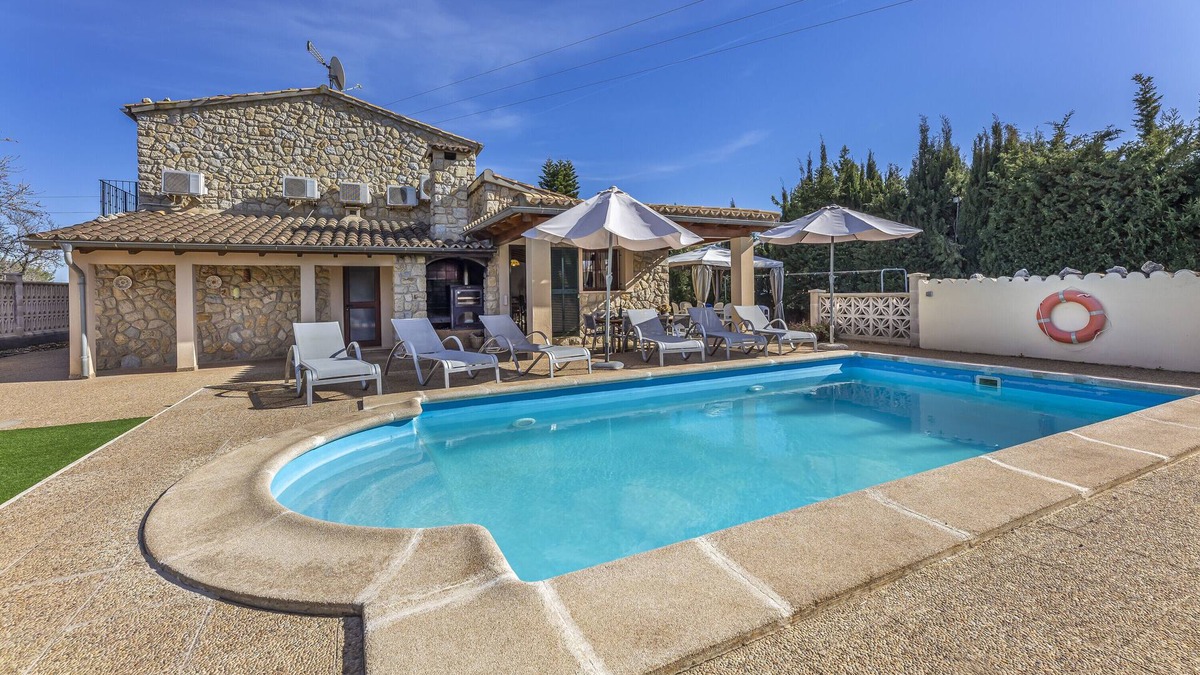 Lloseta Villa | Villa "Can Antich" with Mountain View, Pool, Wi-Fi, Garden & Terrace