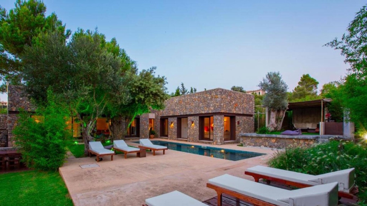Valldemossa Villa | Villa 'Can Ganesha' with Mountain View, Private Pool and Wi-Fi