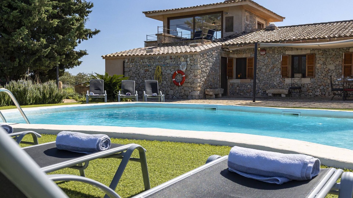 Sa Pobla Villa | Villa can Mel by Homevillas360