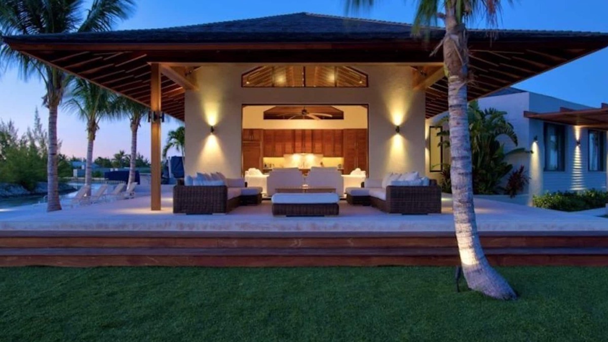 Leeward Settlement House | Villa - Canal Front - Large Sun Deck- Outdoor Lounge/Covered Veranda