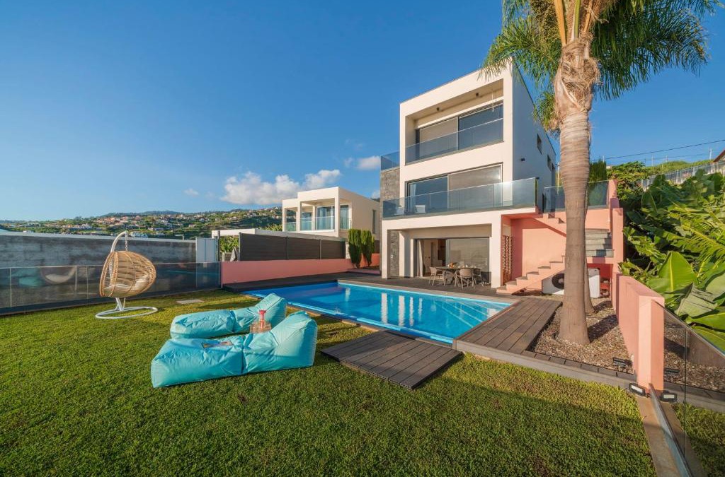Tabua Villa | Villa Candelária by An Island Apart