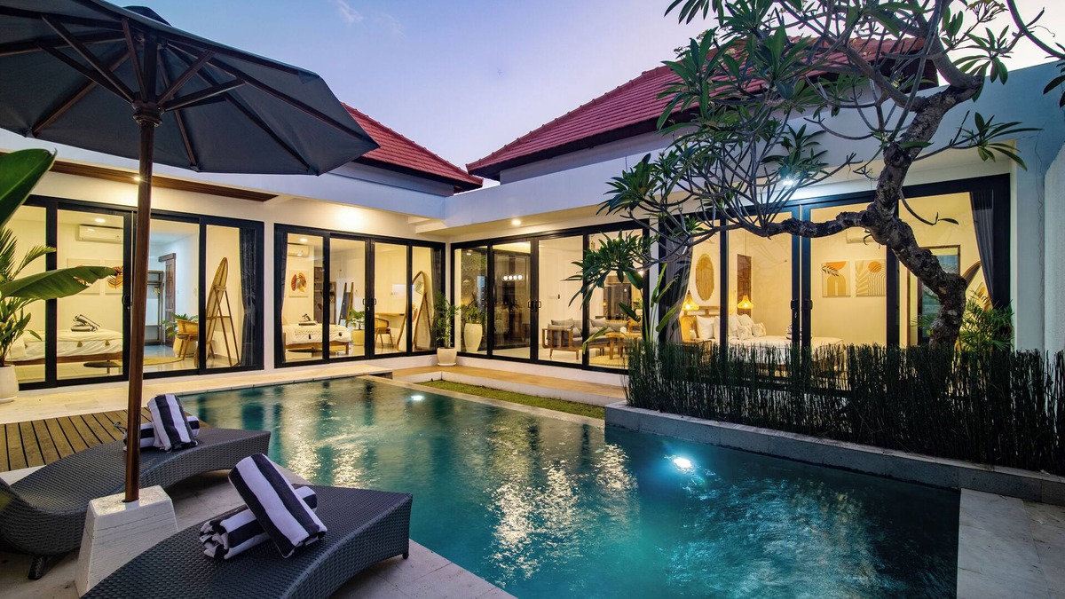 Sunset Road Villa | Villa CanSavina - 3 Rooms - Center Of Seminyak