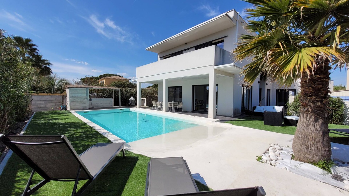 Le Grau-dʼAgde Villa | Villa Cap d'AGDE - Villa climatisée avec piscine chauffée et à 750m de la plage