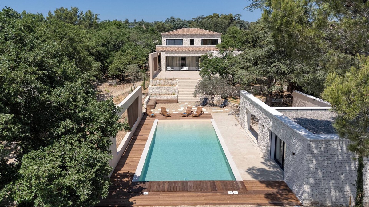 Cabrieres-d'Avignon Villa | Villa Capra Luberon: unique view, beach Pool, Villa Capra Luberon