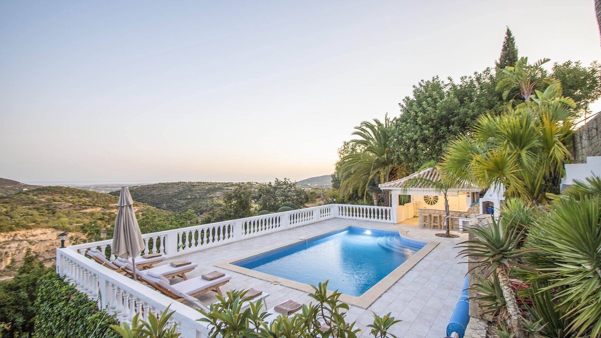 Sao Bras de Alportel Villa | Villa Caribe | 5 Bedrooms | Panoramic Views | São Brás