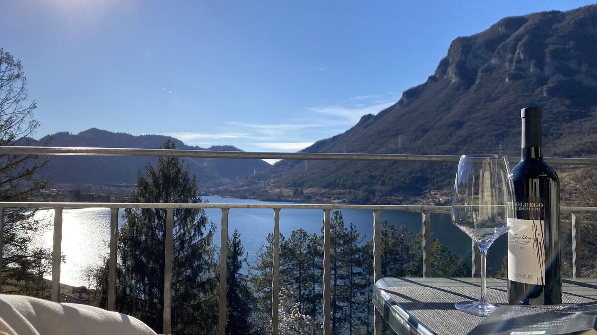 Idro Apartment | Villa Carlotta type C2, great view, large balcony, 300m to the lake, 4-5 pers.