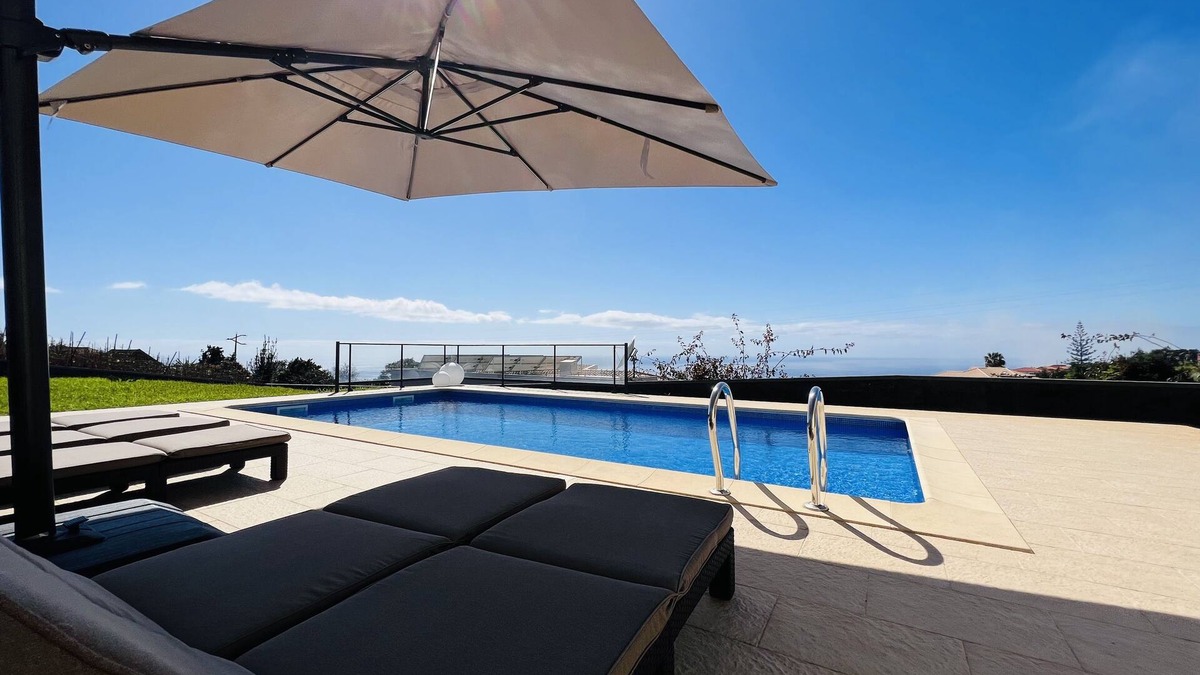 Estreito da Calheta House | Villa Carpe Diem by Your Madeira Rentals