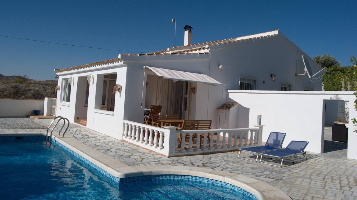 Albanchez Villa | Villa "Casa Aleja" with Mountain View, Pool, A/C & Wi-Fi