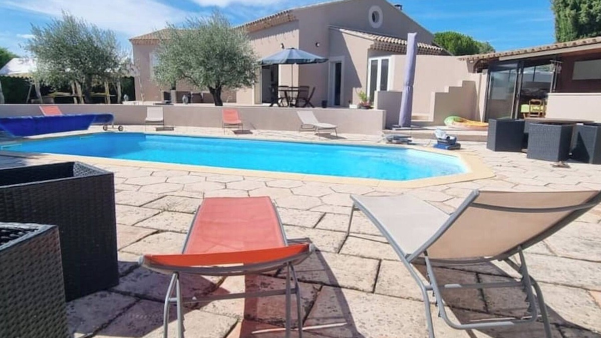 Valreas House | Villa "Casa Bonni Piscine Privée" with Garden & Wi-Fi