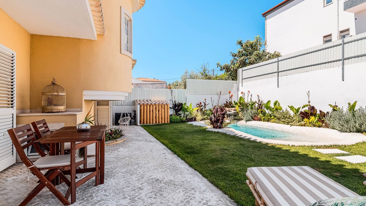 Charneca de Caparica e Sobreda House | Villa 'Casa Do Rei - Charneca' with Private Pool, Private Terrace and Wi-Fi