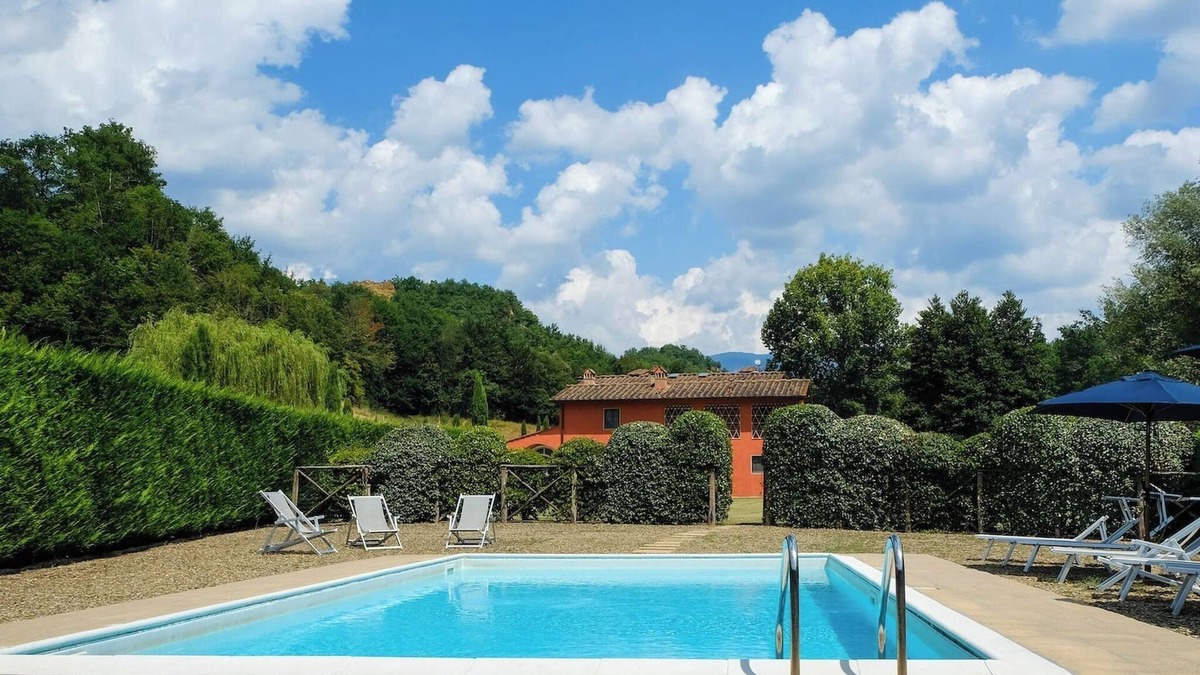Reggello Villa | Villa Casa Rossa in a scenic place. 16 people