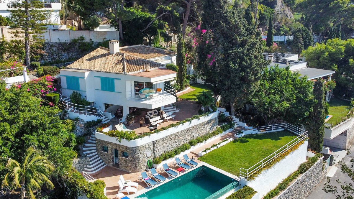Almunecar Villa | Villa "Casa San Cayetano" with Sea View, Pool, Garden, Terrace and Balcony