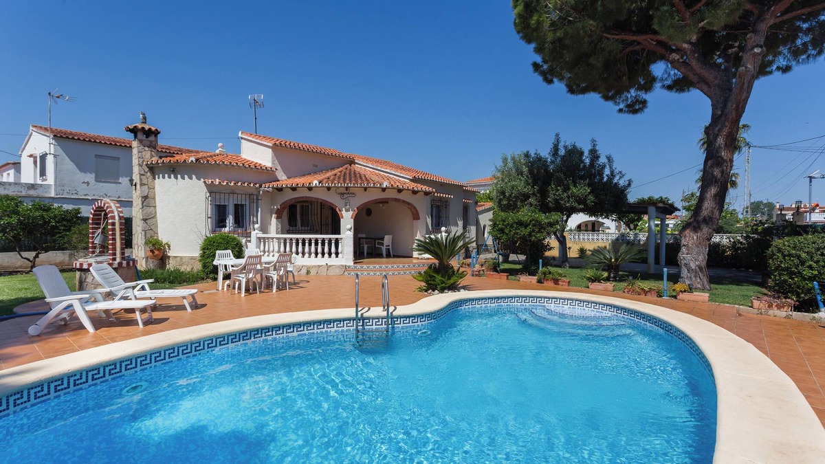 Molinell Villa | Villa 'Casandra' with Private Pool, Private Terrace and Air Conditioning