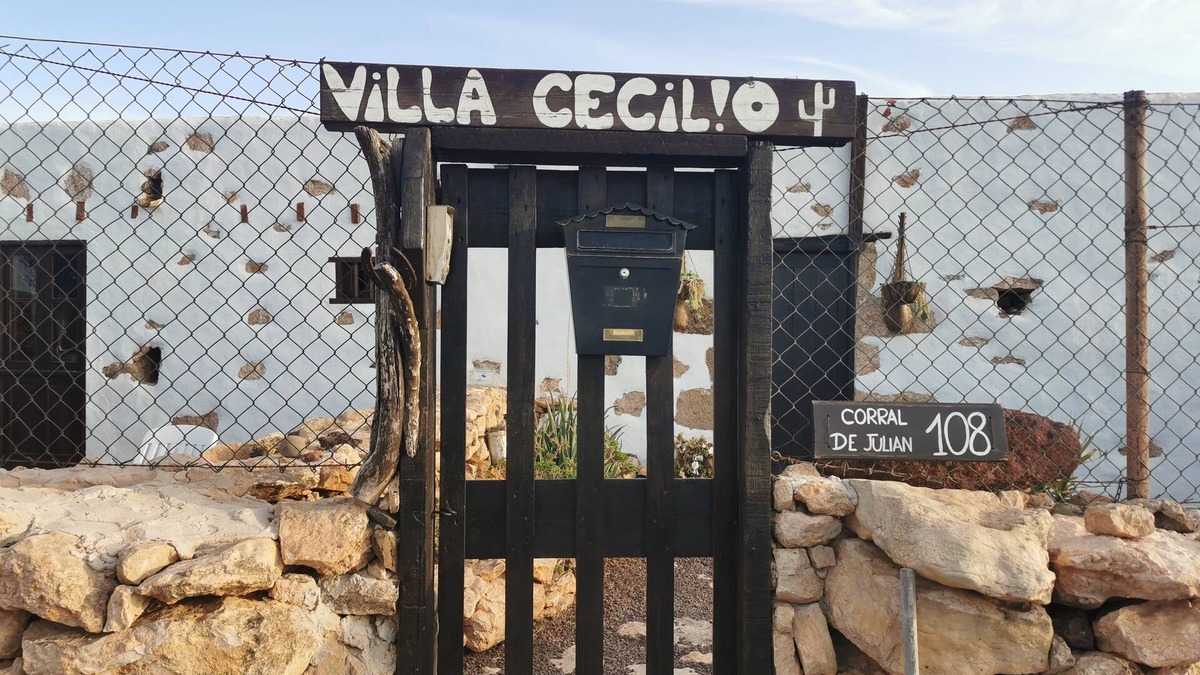 Puerto del Rosario Bed & Breakfast | Villa Cecilio