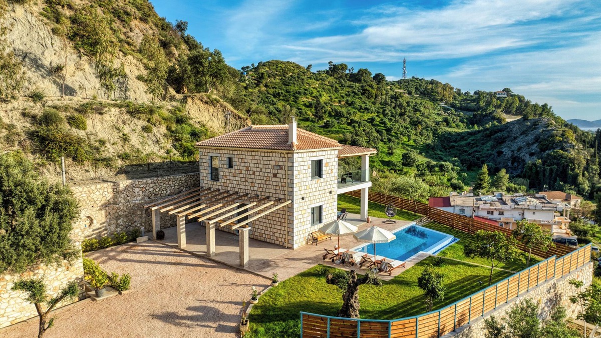 Argassi Villa | Villa Celestia Sleeps 6 with Pool