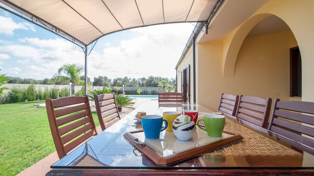 Melissano Villa | Villa Cenate - Four Bedroom Villa, Sleeps 12