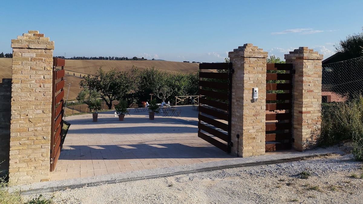 Loreto Villa | Villa Ceresà with pool 1.5 km from the sea x 14 people