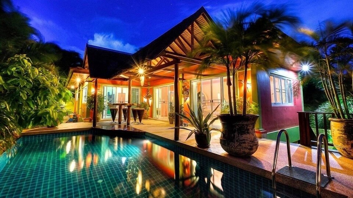 Nai Harn Villa | Villa Chaba with swimming pool in Naiharn