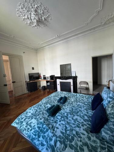Brive-la-Gaillarde Apartment | Villa Chadourne - Chambre Accords