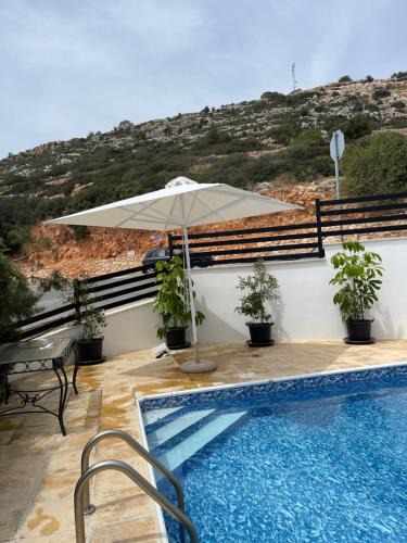 Peyia Town Villa | Villa Chara Spectacular panoramic views!