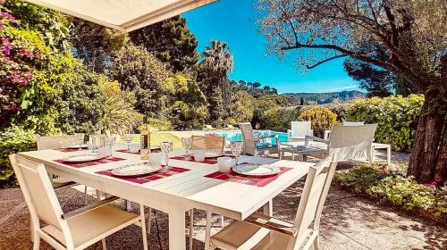 Cassis Villa | Villa Chic & Zen, Jungle Provençale et Piscine de 14m pour 1 à 6 personnes