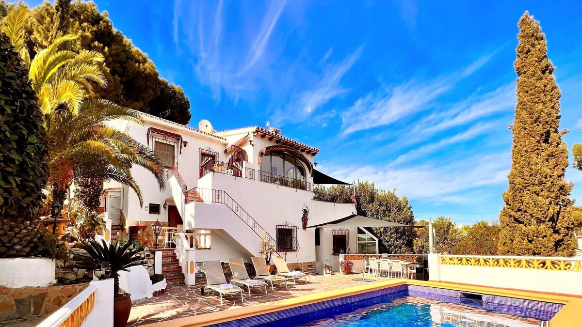 Pinar del Advocat Villa | VILLA CHRIS in Moraira – 4 bedrooms, private pool, panoramic sea and marina views, air conditioning and Wi-Fi