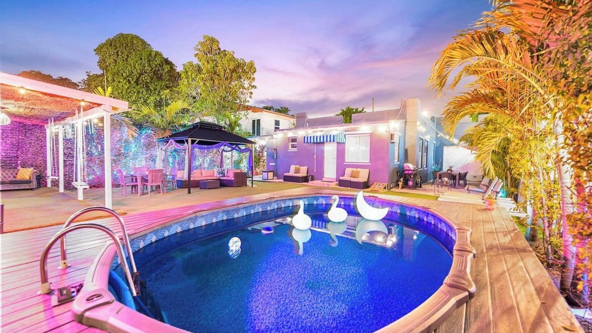 East Little Havana Villa | Villa Ciao Bella | Sleeps 25 | Pool + Hot Tub