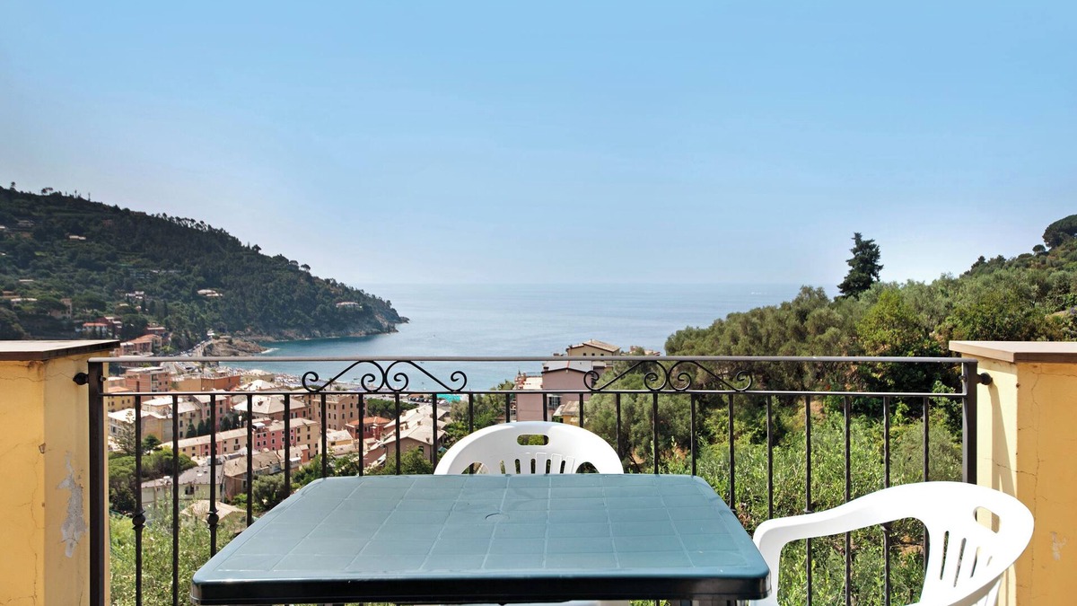 Bonassola Villa | Villa "Ciò" with Private Terrace & Wi-Fi