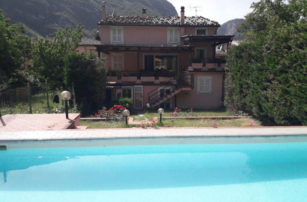 Genga Villa | Villa Claudia indipendente con piscina ad uso esclusivo