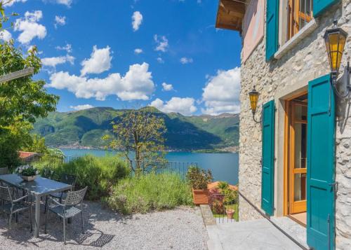 Lezzeno Apartment | Villa Claudia Tuscany Style