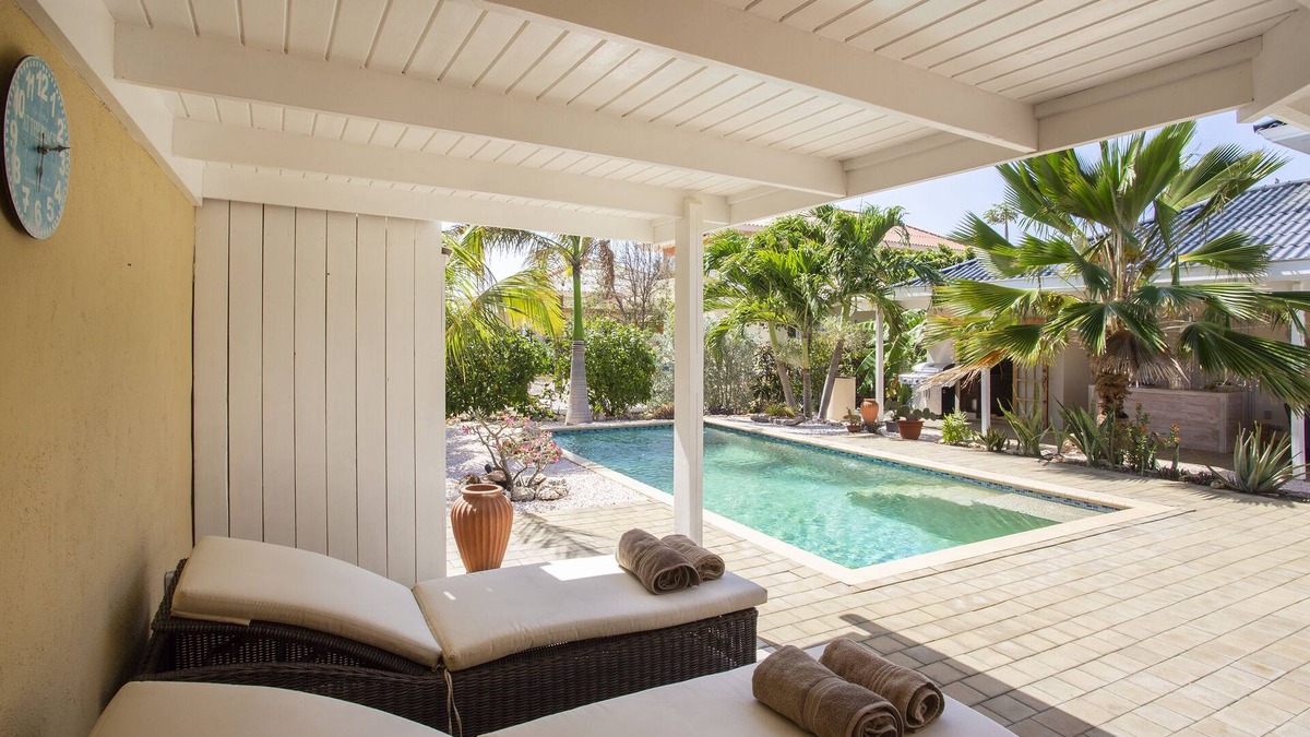 Grote Berg Villa | Villa Cle - Curaçao with beautiful tropical garden and private pool