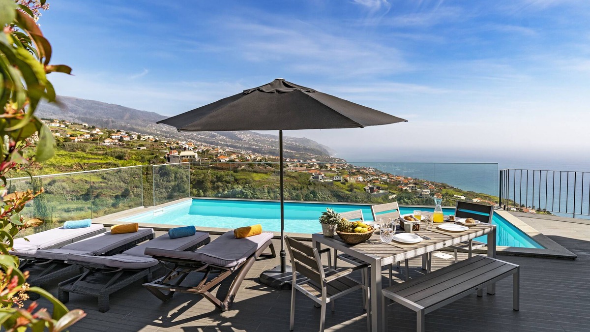 Prazeres House | Villa Clementina | Cliffs & Ocean | Heated Pool 26ºC