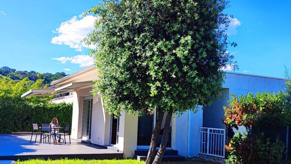 Poggio-Mezzana Villa | Villa close to the sea (50 meters)