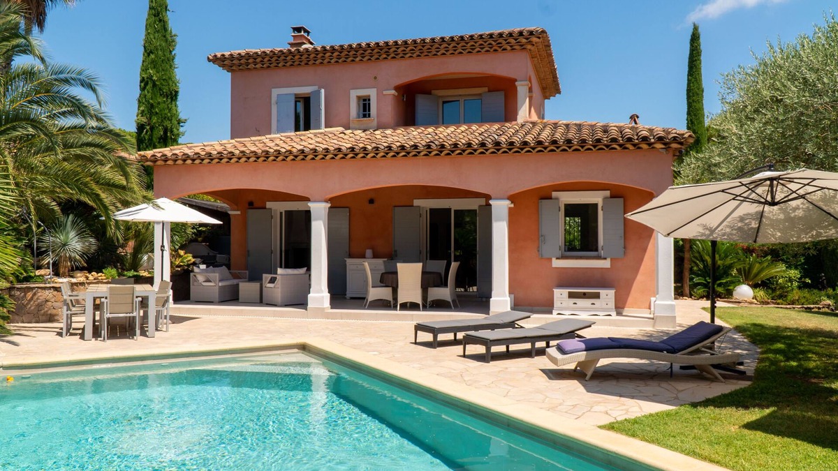 Gassin Villa | Villa Club Saint-tropez with swimming pool ping pong BBQ + independant studio