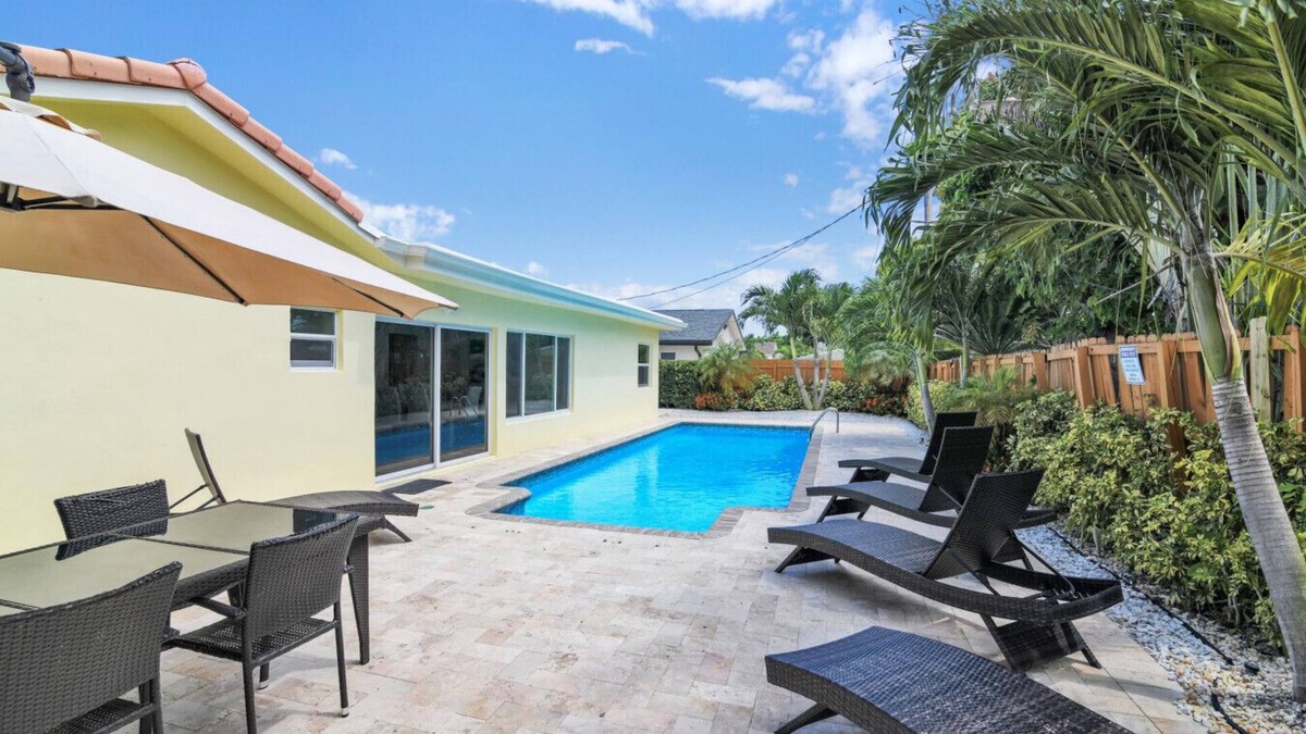 Boca Raton House | Villa Coastal Cove Sparkling Pool Close to Beach BBQ En-Suite