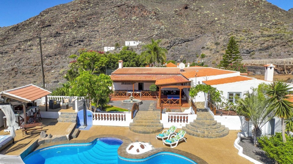 Santiago del Teide Villa | Villa Colmena by Villa Plus