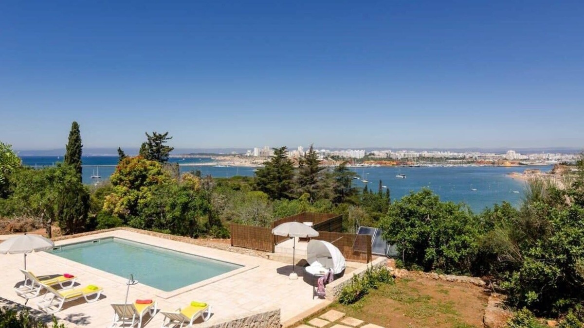 Ferragudo House | Villa Colom - Overlooks the gorgeous Praia Grande sandy beach