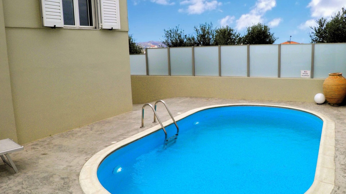 Malevizi Villa | Villa Cool with Private Pool, Mountain & Sea View