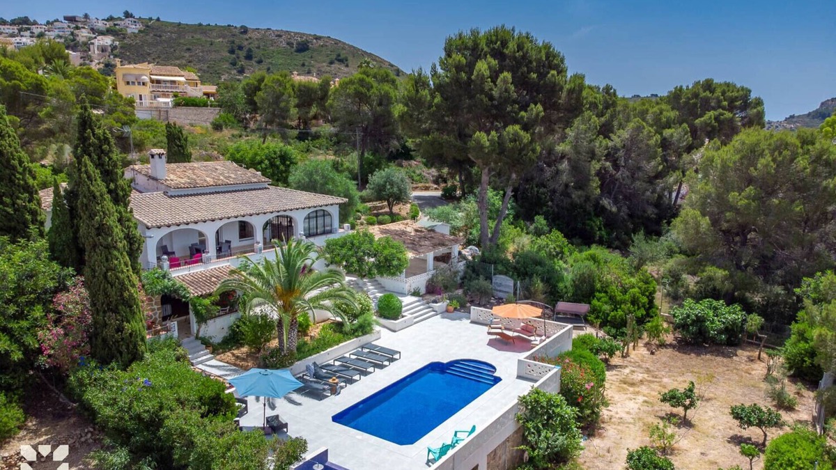 Arnella Villa | Villa CORASOL by Abahana Villas