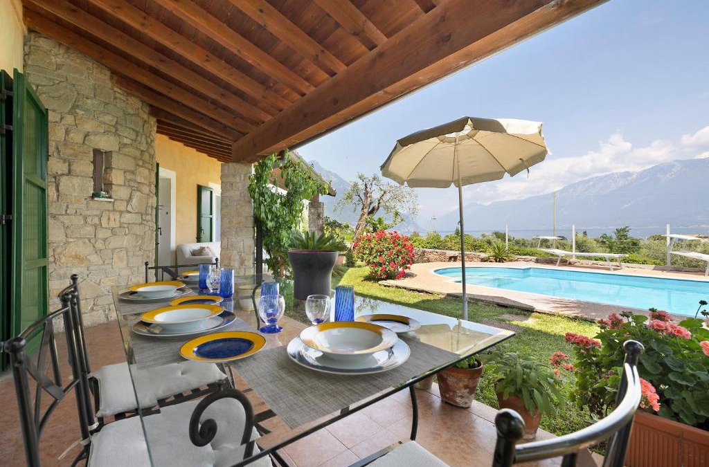 Roina Villa | Villa Corneghe with pool