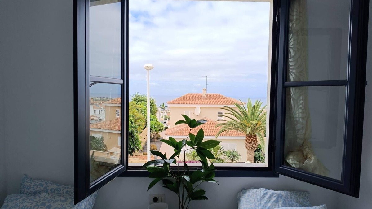 Costa Adeje Villa | Villa-costaadeje-3br-balcony-wifi-parking