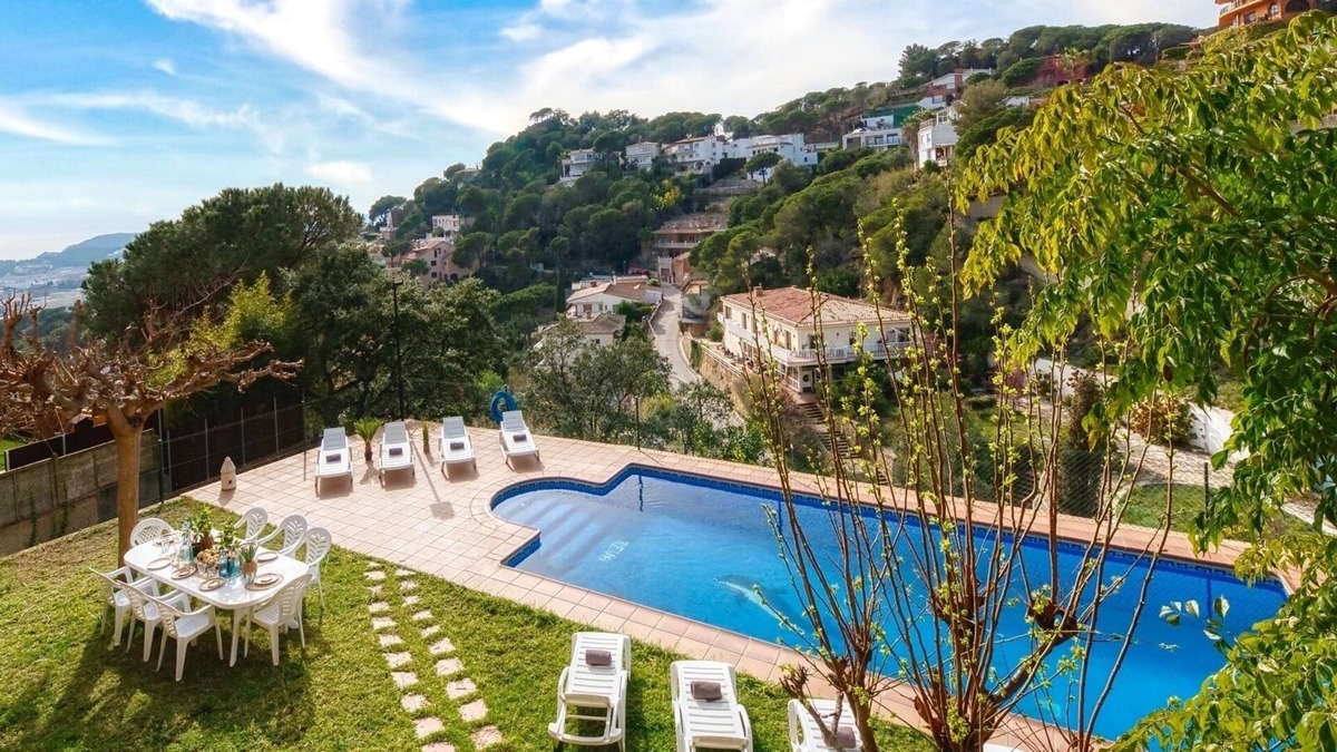 Lloret de Mar Villa | Villa 'Costacabana - Marysol' with Sea View, Private Pool and Wi-Fi