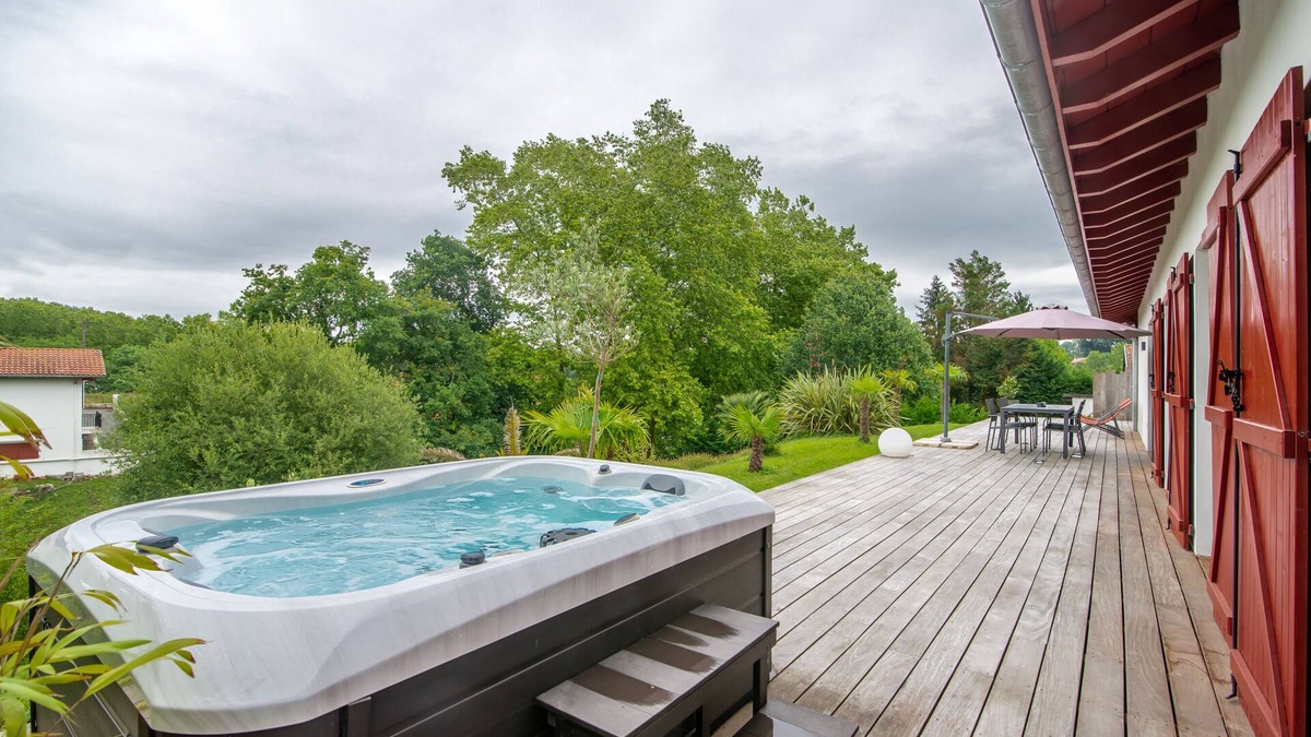 Arcangues House | Villa d'Arcangues neo-basque, 4* spa, air conditioning, pétanque, 10 minutes from Biarritz