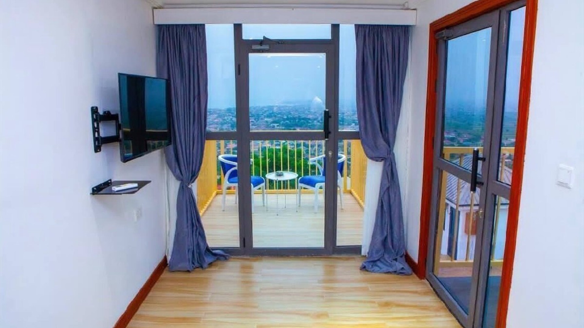 Dansoman Apartment | Villa D'Tuger