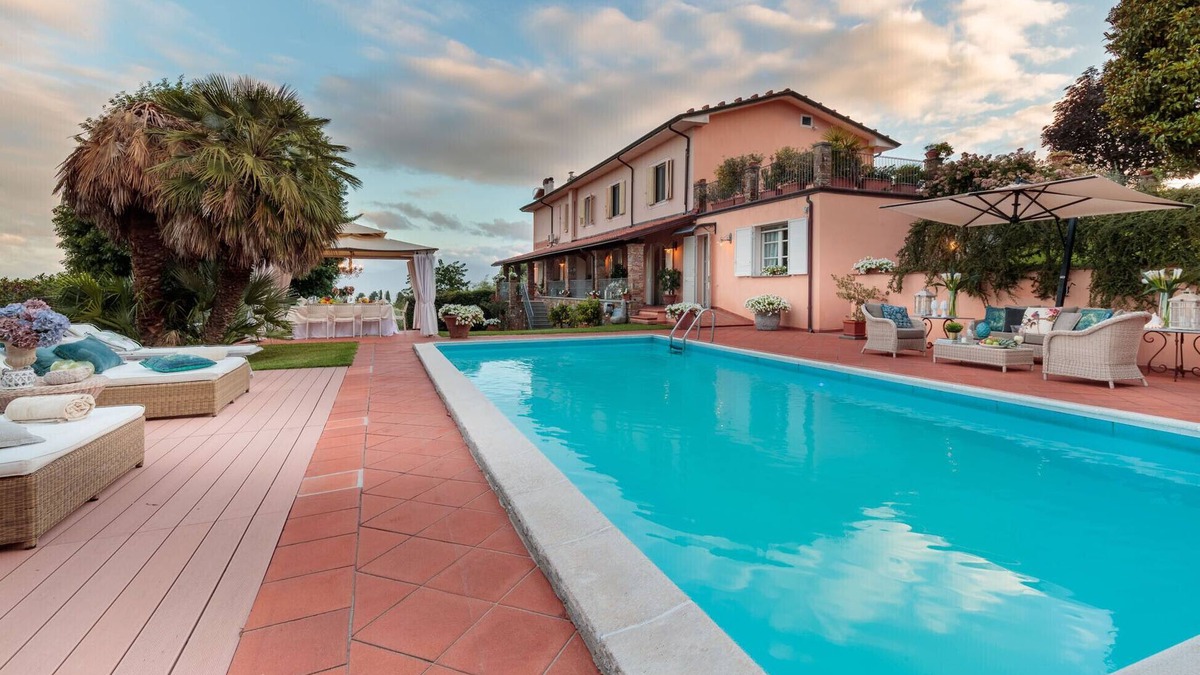 Capannori Villa | VILLA DANA, 4 bedrooms 4 bathrooms Retreat Villa with Private Swimming Pool and SPA
